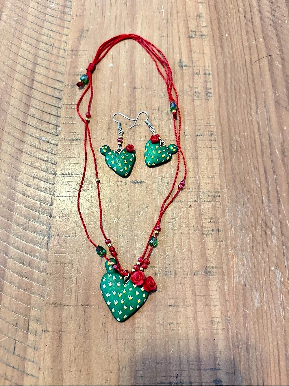 Mexican Beaded Heart Pendant Jewelry Set in Green & Red